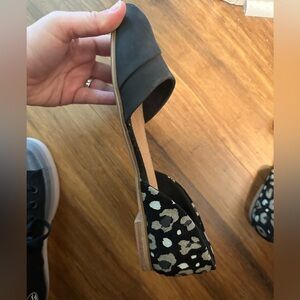 Toms Flats Leopard Size 9